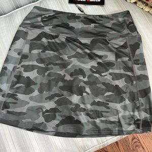 Green/Gray Camouflage Athletic Skort - Size Small - NWT